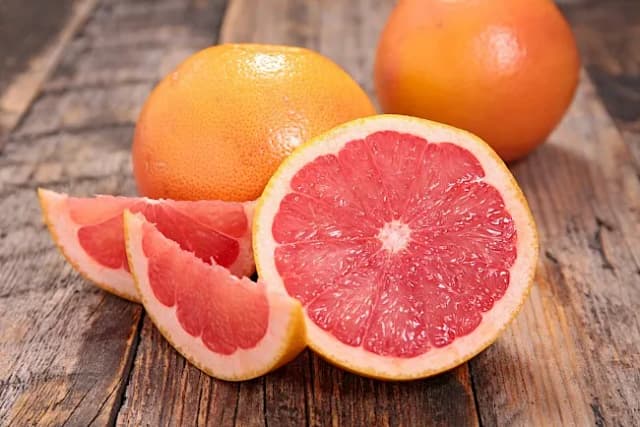 Ile kcal ma grejpfrut? Zaskakujące fakty o jego kaloryczności Ile kcal ma grejpfrut? Zaskakujące fakty o jego kaloryczności